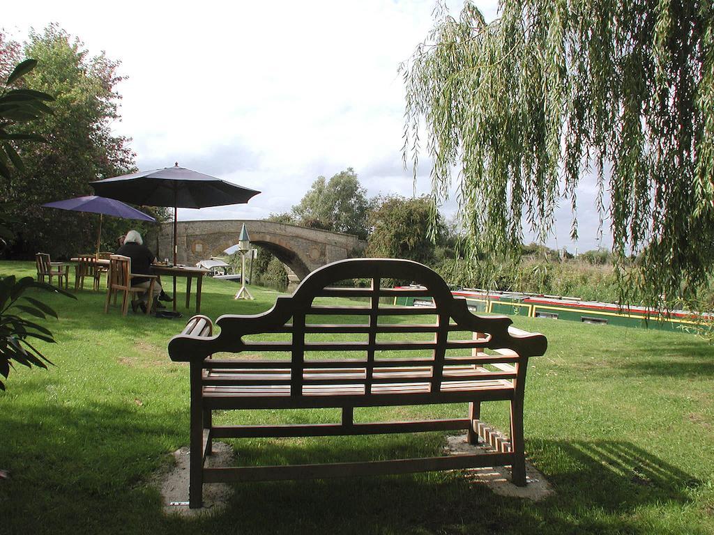 מלון פרינגדון The Trout At Tadpole Bridge מראה חיצוני תמונה